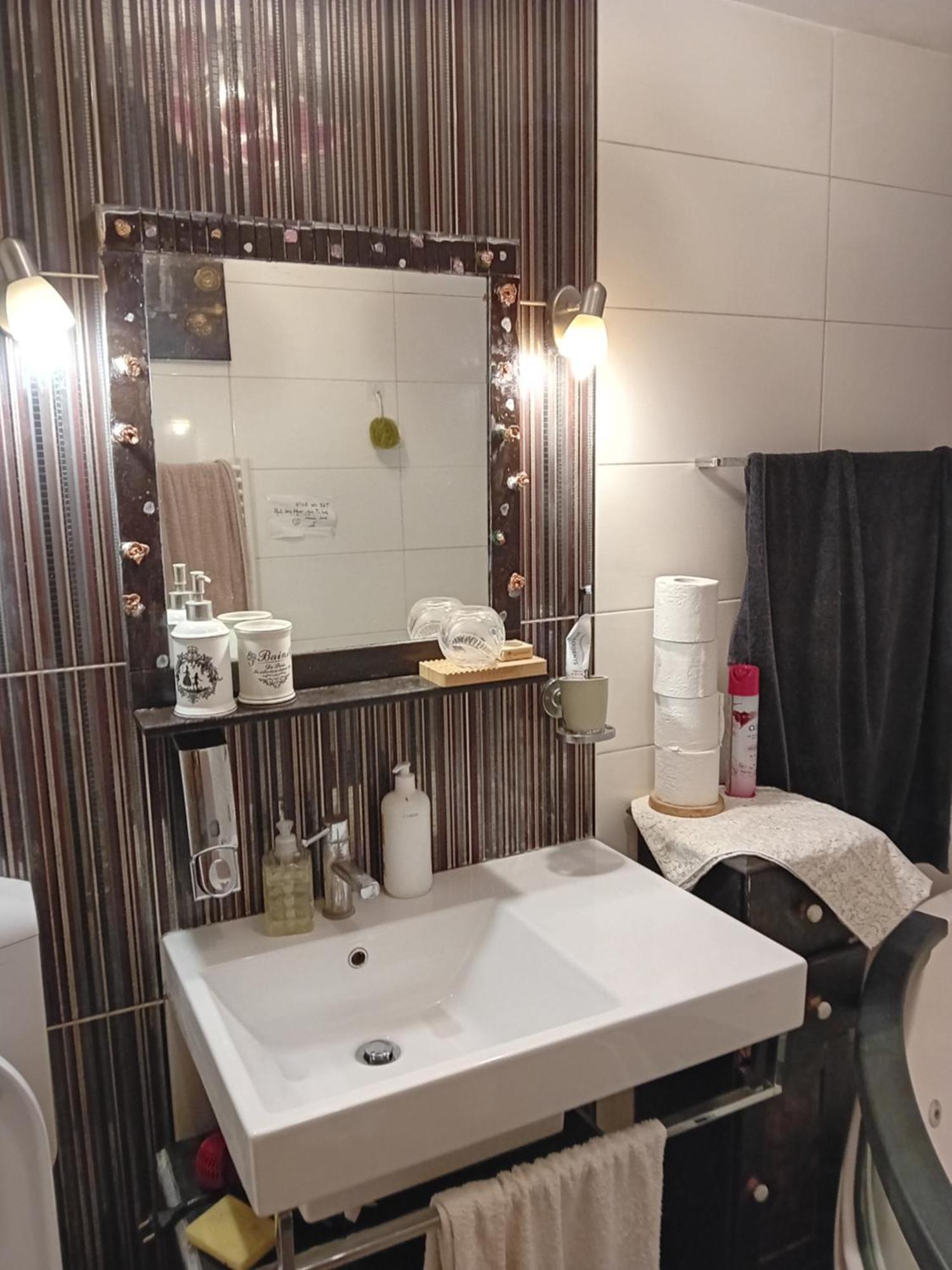 Indian Tent Tipi In Shared Lot And Shared Bathroom Mrse 외부 사진