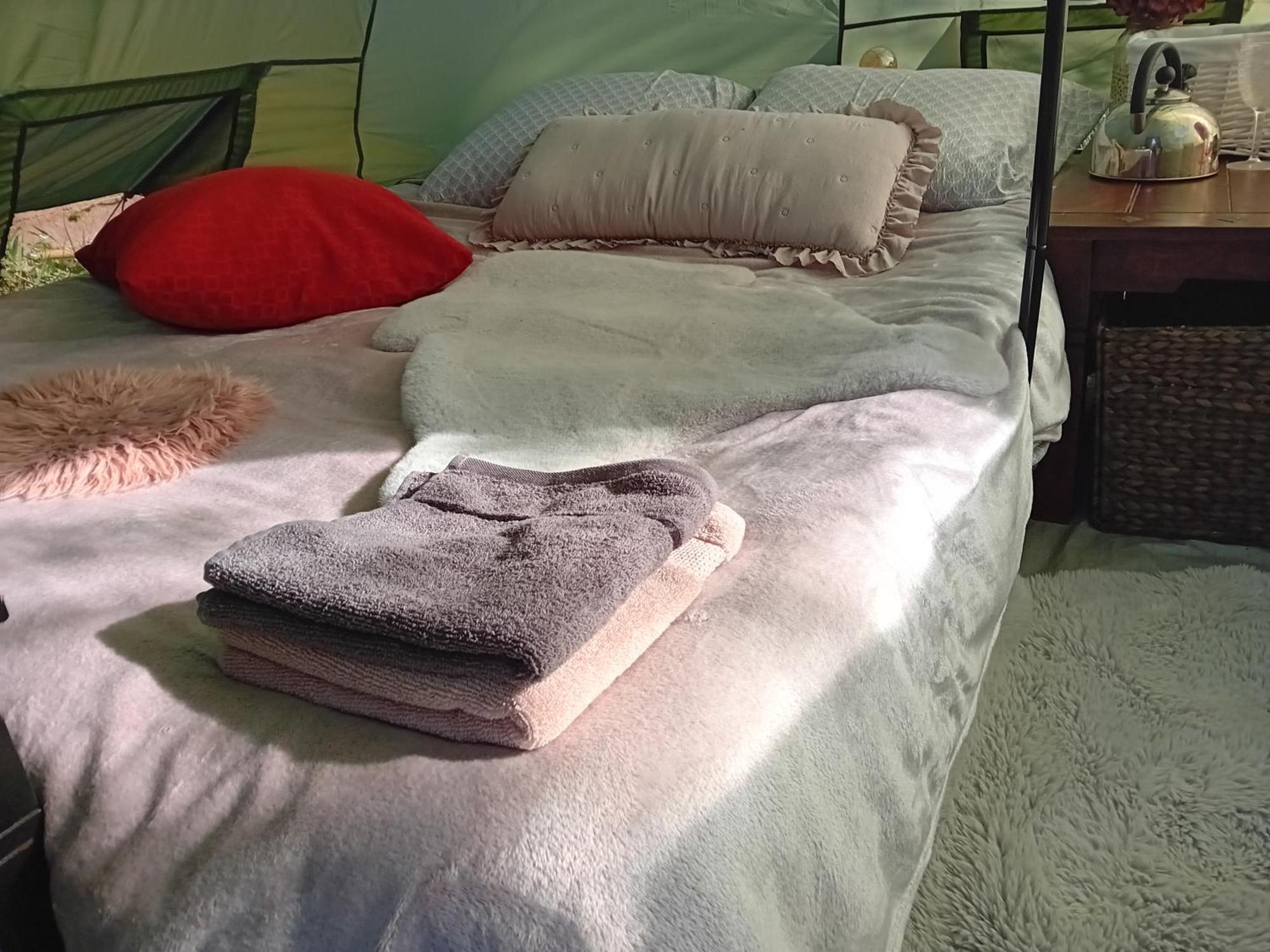 Indian Tent Tipi In Shared Lot And Shared Bathroom Mrse 외부 사진