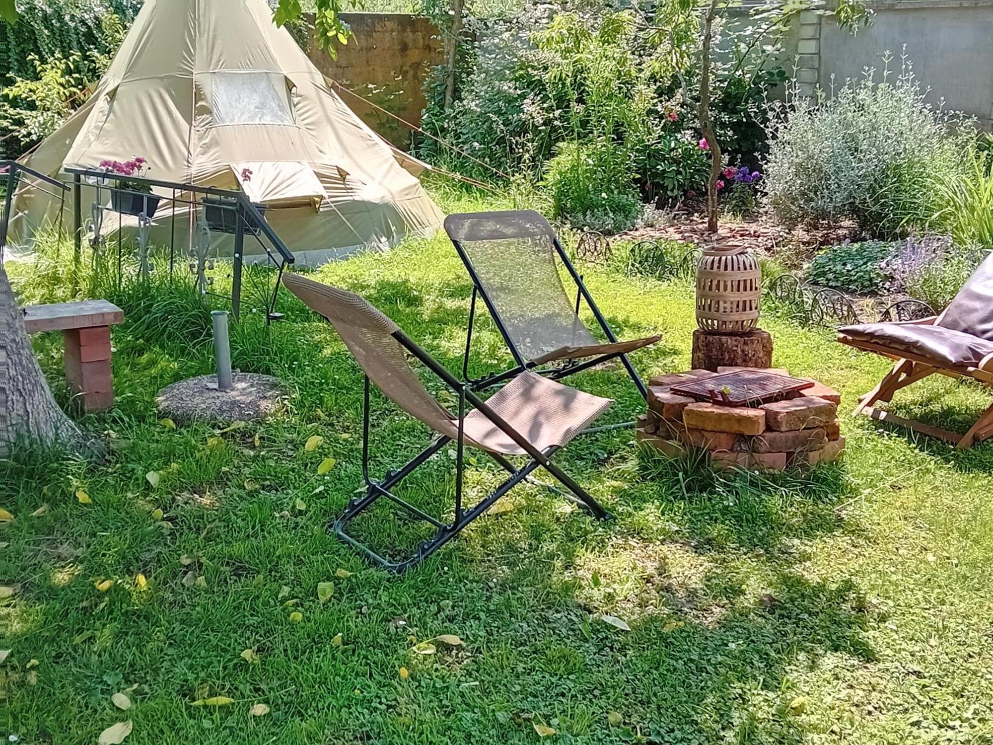 Indian Tent Tipi In Shared Lot And Shared Bathroom Mrse 외부 사진